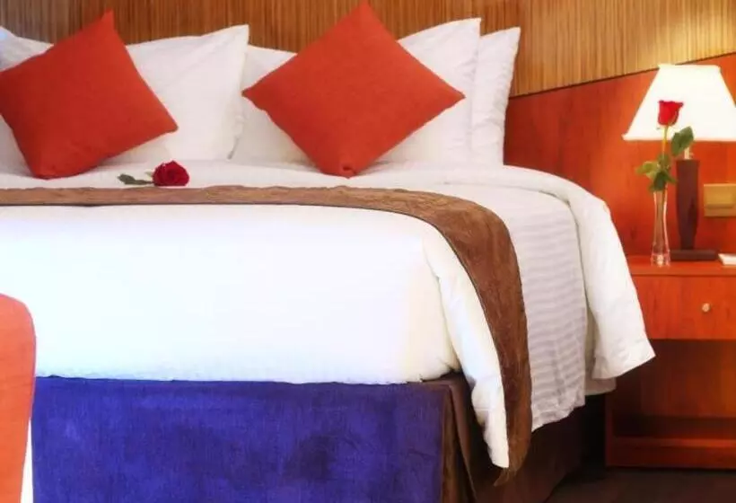 キングサイズベッドのスタンダードルーム, Best Western Plus Salmiya