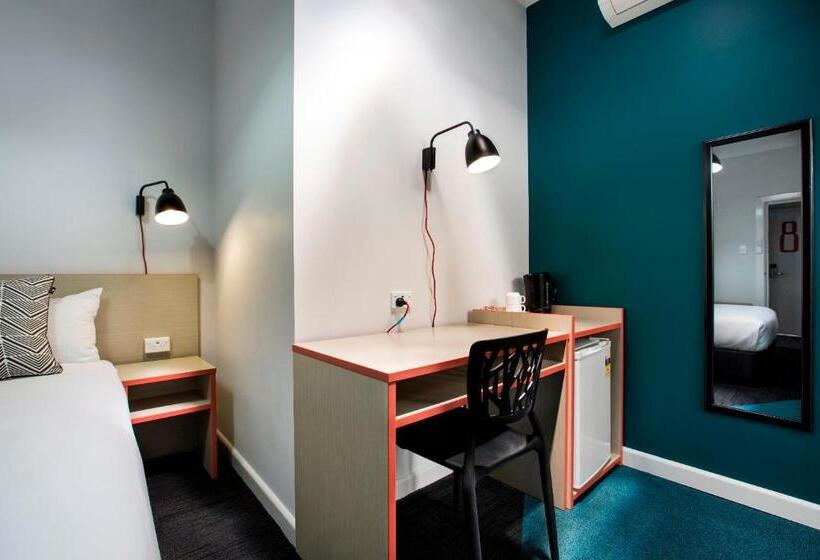 اتاق استاندارد با سرویس بهداشتی مشترک, Greenacre