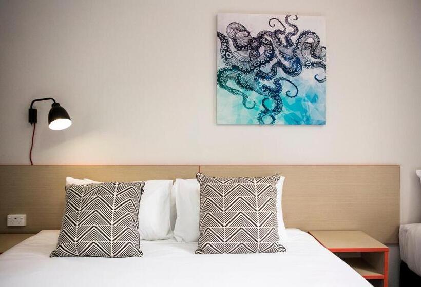 اتاق خانوادگی با سرویس بهداشتی مشترک, Greenacre