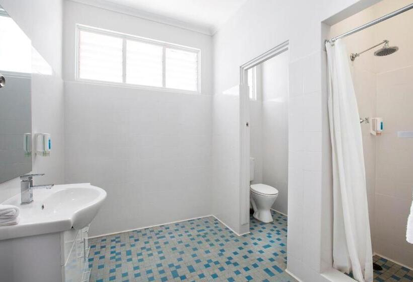 اتاق خانوادگی با سرویس بهداشتی مشترک, Greenacre