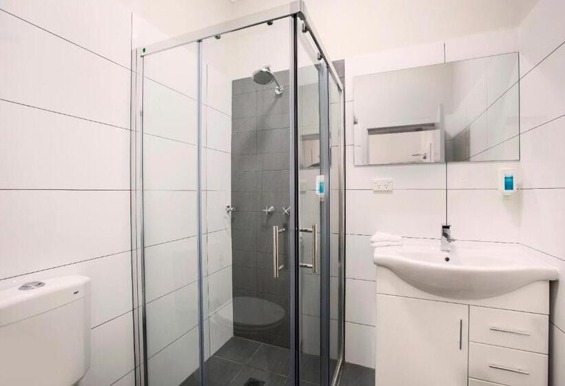 استودیو استاندارد با تخت کینگ, Greenacre