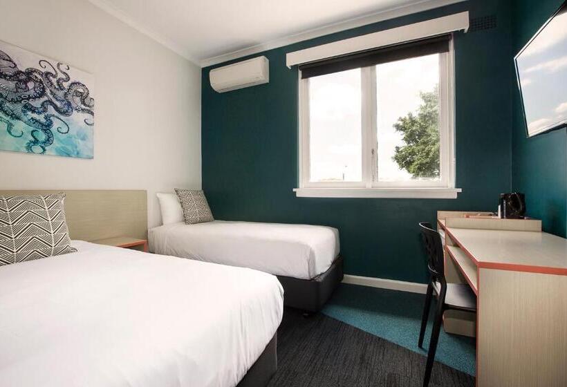 استودیو استاندارد با تخت کینگ, Greenacre