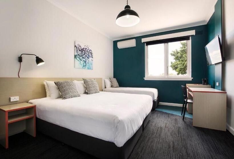 استودیو استاندارد با تخت کینگ, Greenacre