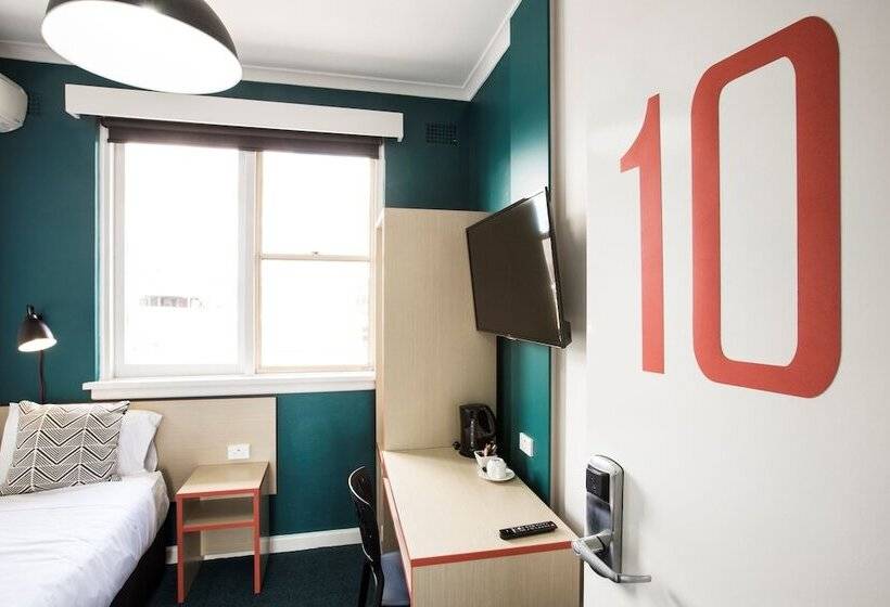 اتاق استاندارد یک تخته با سرویس بهداشتی مشترک, Greenacre