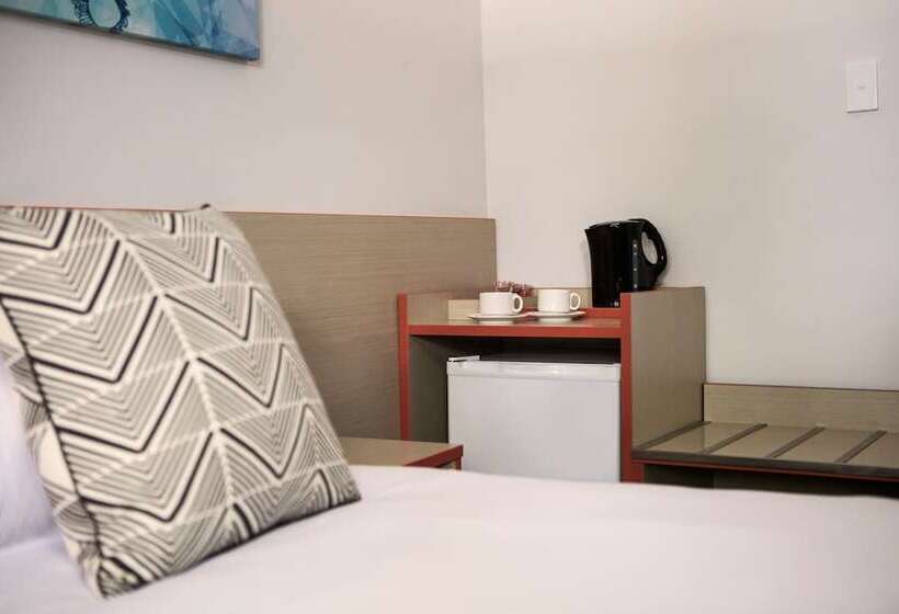 اتاق استاندارد با سرویس بهداشتی مشترک, Greenacre