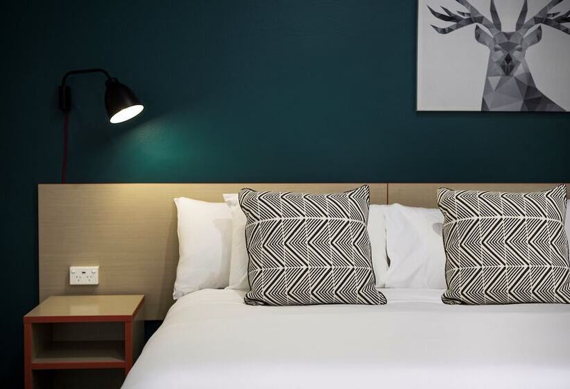 استودیو خانوادگی, Greenacre