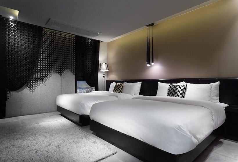 חדר סופריור, Sienna