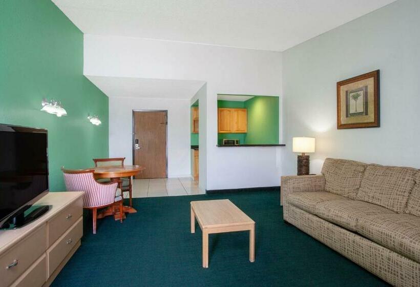 جناح, Stayable Kissimmee East