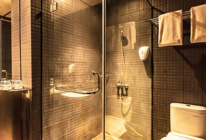 デラックスルーム, Yellow Bee Tangerang