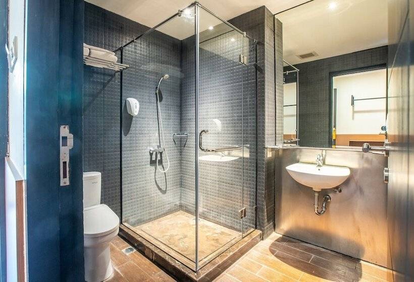 スーペリアールーム, Yellow Bee Tangerang