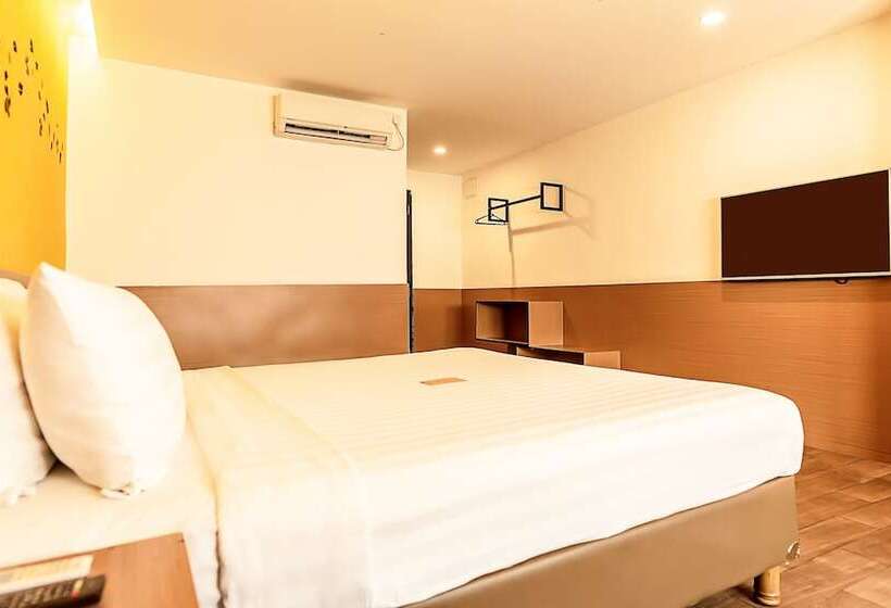 اتاق سوپریور, Yellow Bee Tangerang