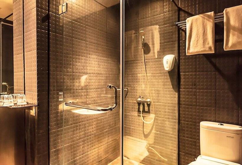 デラックスルーム, Yellow Bee Tangerang