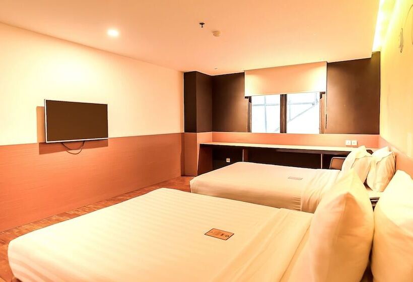 スーペリアールーム, Yellow Bee Tangerang