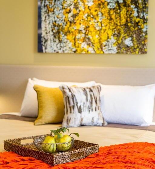 חדר משפחתי, Lithgow Workies Club Motel