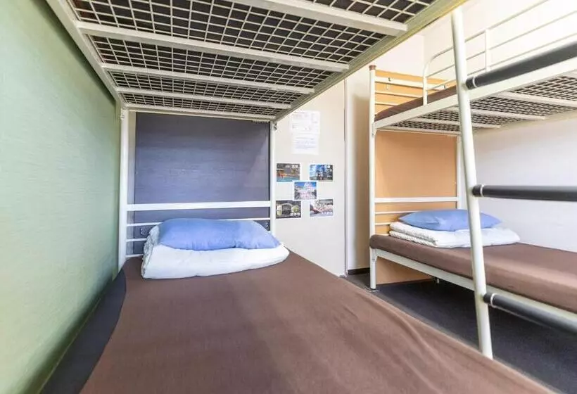 Standard Neljän Hengen Huone Jaettu Kylpyhuone, Omotenashi Hostel Miyajima