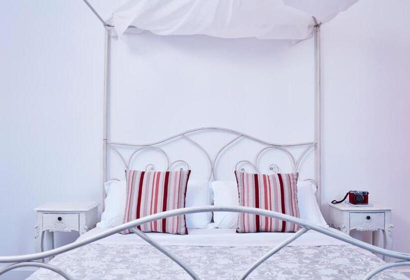 Suite avec Hydromassage, Orabel Suites Santorini