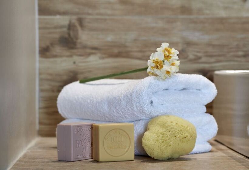 Suite Deluxe, Orabel Suites Santorini