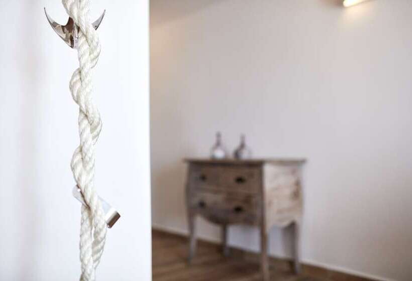 Suite Deluxe, Orabel Suites Santorini