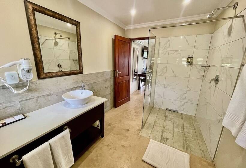 اتاق لوکس, Black Eagle Hotel & Spa