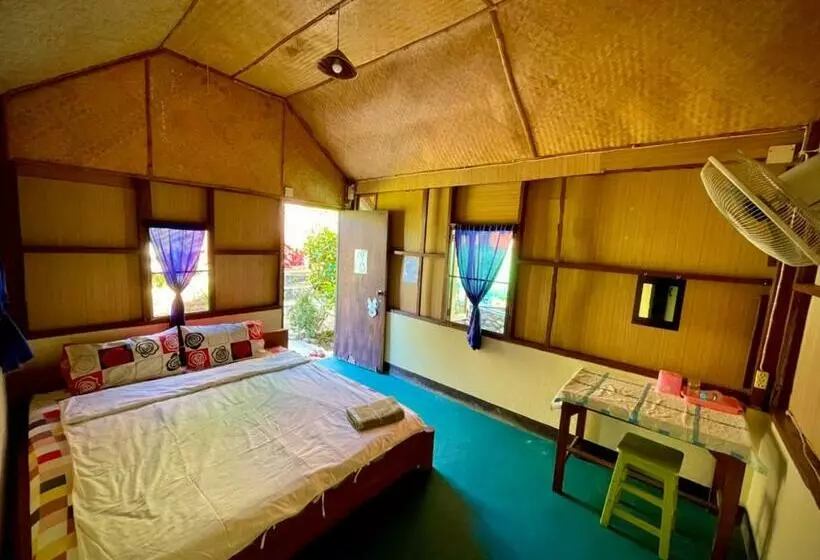 خانه 1 خوابه, Rainbow House Pai