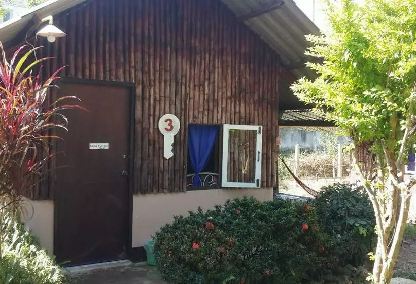 خانه 1 خوابه, Rainbow House Pai