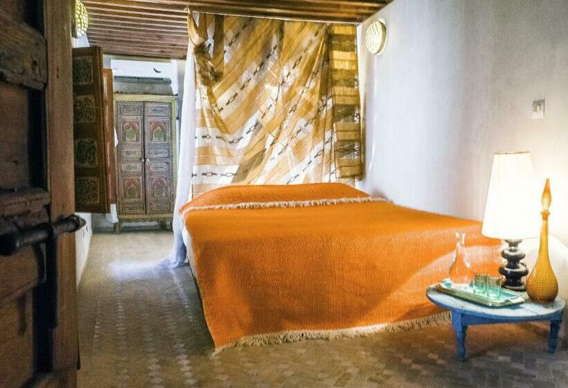 标准间, Riad Idrissy