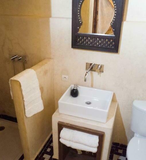 标准间, Riad Idrissy