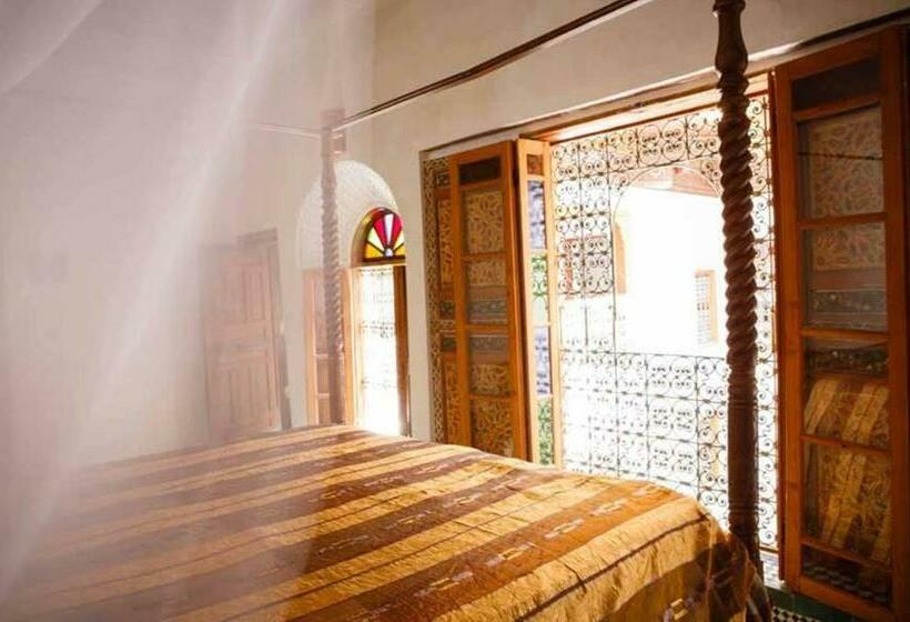 标准间, Riad Idrissy