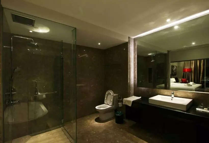 سوئیت پریمیوم, The Shore Hotel & Residences