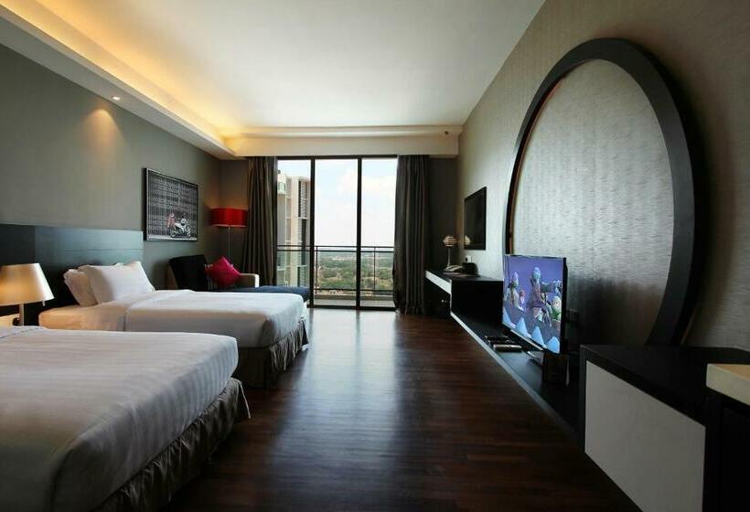 استودیوی استاندارد, The Shore Hotel & Residences