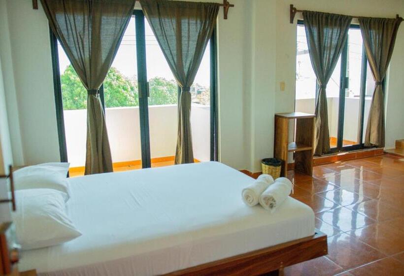 バルコニー付きデラックスルーム, Posada Girasol