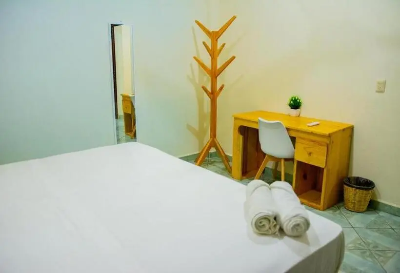 Economy Triple Room, Posada Girasol