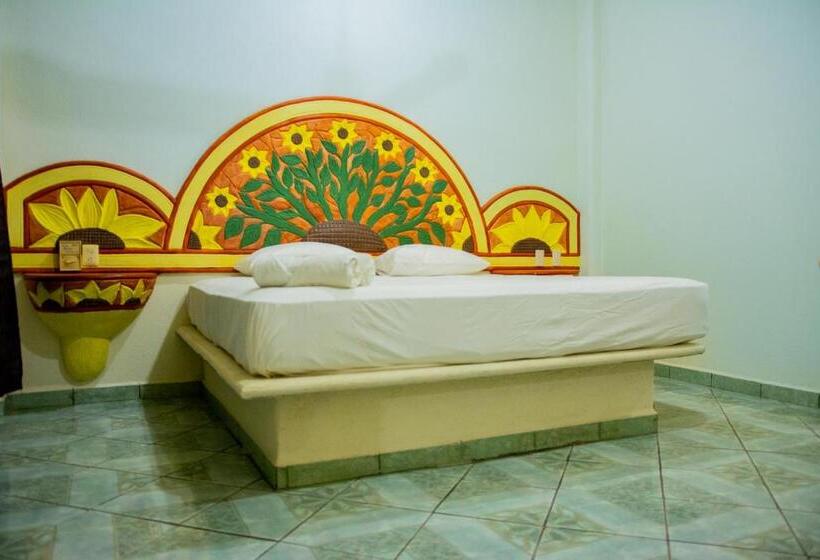 Economy Triple Room, Posada Girasol