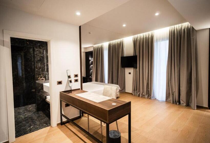 סוויטת דלוקס נוף לים, Jost Caravel