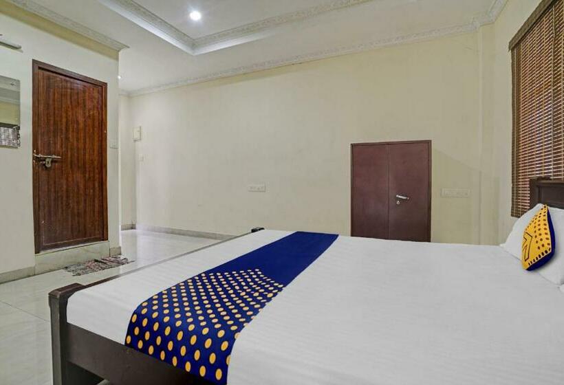 חדר קלאסי לשלושה, Spot On 81226 Cherai Rest Home