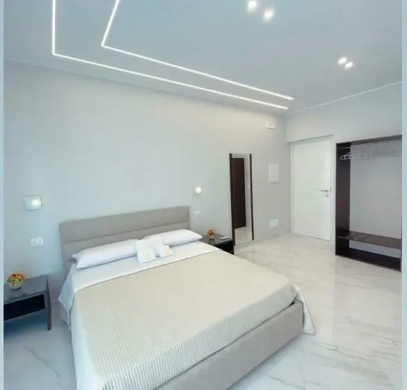 اتاق استاندارد چهار تخته, Meligrana Central Rooms