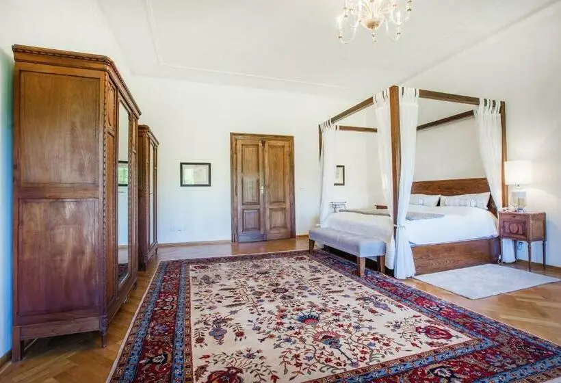 Deluxe-huone King-vuode, Zámek Dobřenice