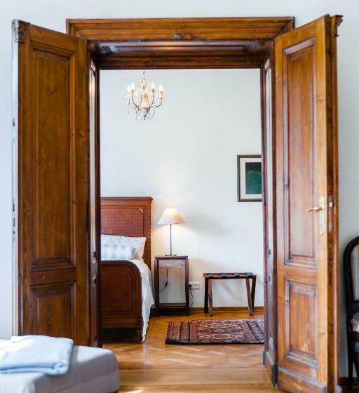 キングサイズベッドのデラックスルーム, Zámek Dobřenice