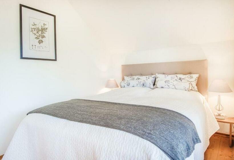 キングサイズベッドのスーペリアルーム, Zámek Dobřenice