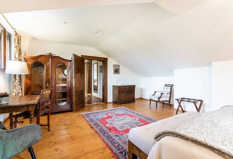 スーペリアトリプルルーム, Zámek Dobřenice