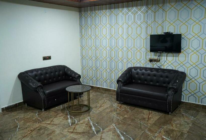 Трехместный Номер Стандарт Вид на Сад, Kcr Resorts & Convention