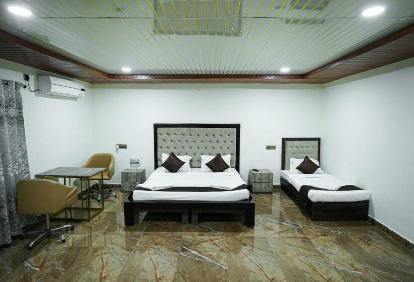 Трехместный Номер Стандарт Вид на Сад, Kcr Resorts & Convention