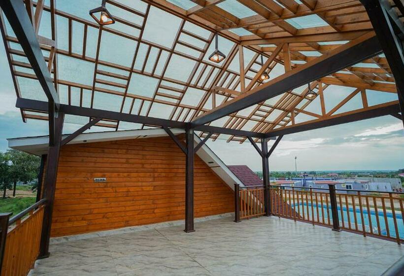 Номер Стандарт Вид на Бассейн, Kcr Resorts & Convention