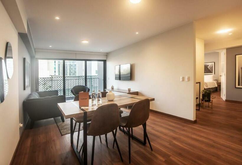 Apartamento 2 Dormitórios, Alcanfores 1262 By Wynwood House
