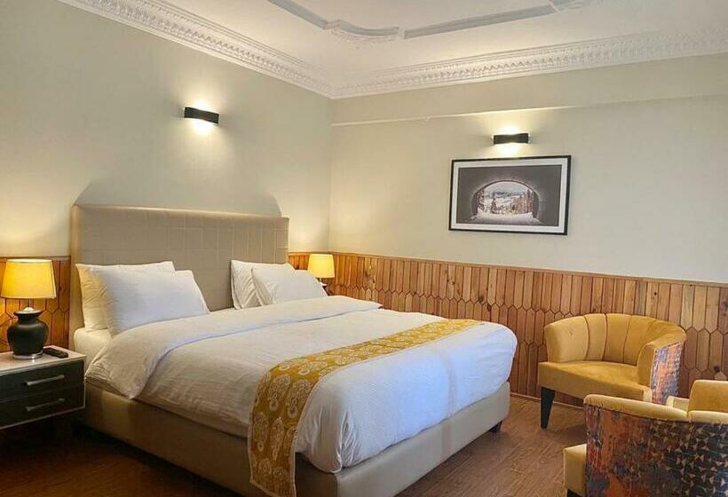 اتاق استاندارد با تخت بزرگ, Fogland Hotel Nathia Gali