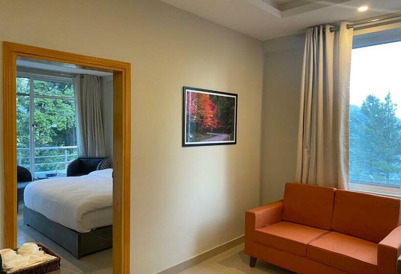 سوئیت با بالکن, Fogland Hotel Nathia Gali
