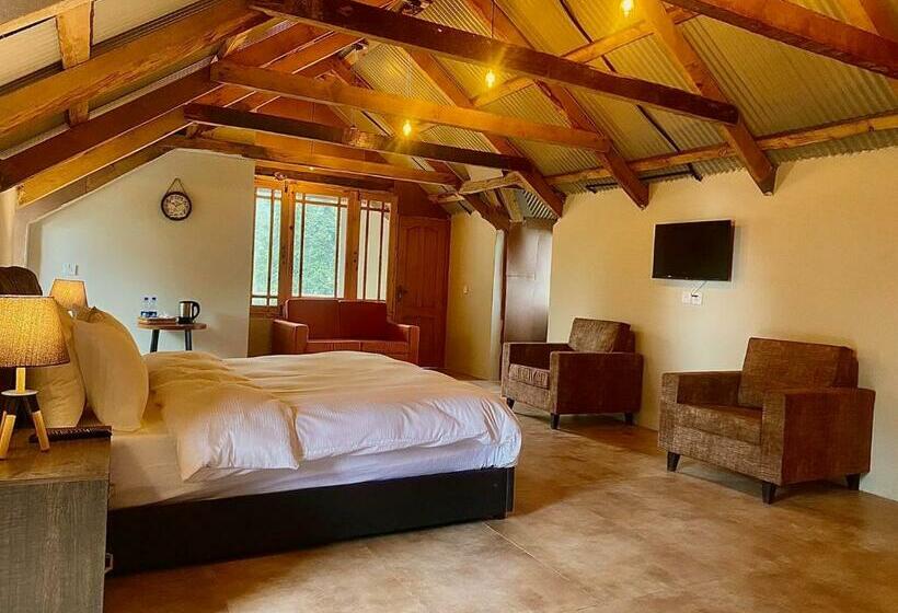 سوئیت پرزیدنت, Fogland Hotel Nathia Gali