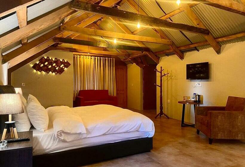 سوئیت پرزیدنت, Fogland Hotel Nathia Gali