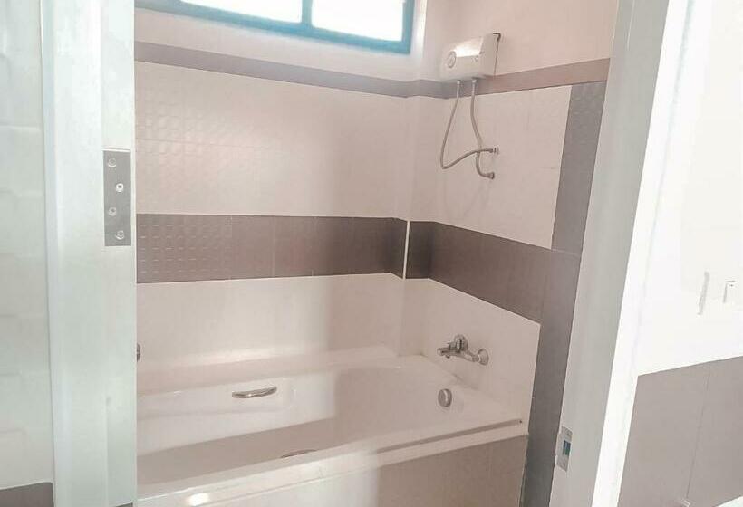Люкс, Chaithalay Khanom Resort