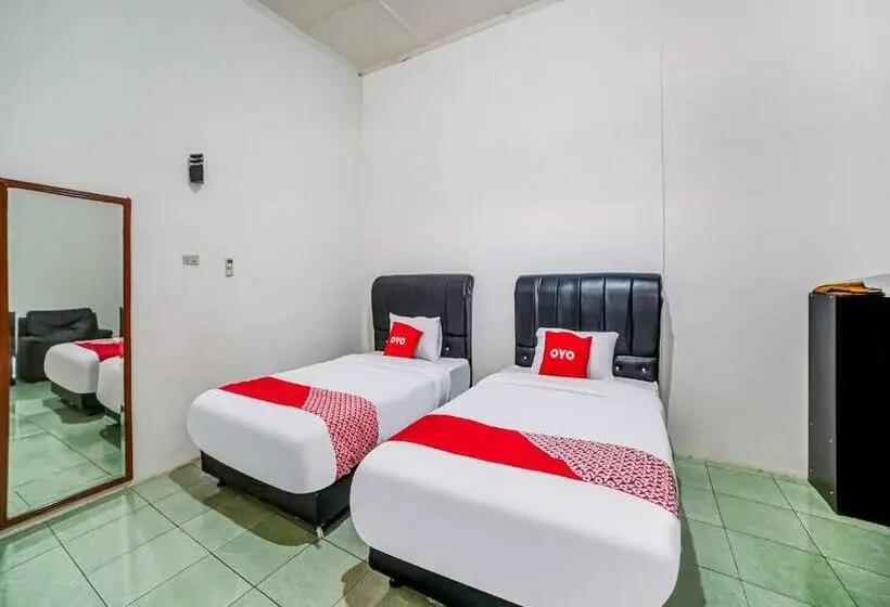 デラックスルーム, Oyo 90834 Hotel Anugrah
